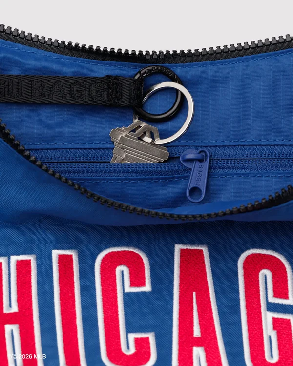 Medium Nylon Crescent Bag - Chicago Cubs™ - Material: heavyweight-nylon